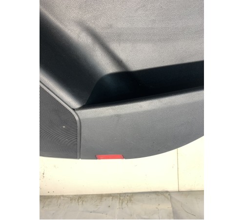 Обшивка двери (задняя, правая)