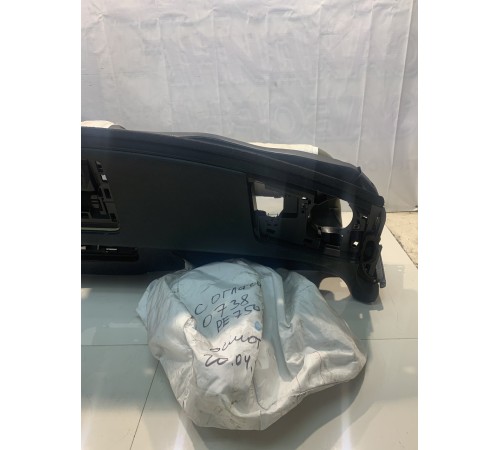 Передняя панель салона (торпеда)