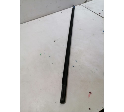 Молдинг стекла задний левый