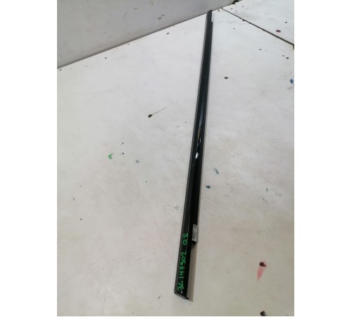 Молдинг стекла задний левый