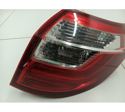 Фонарь задний правый рест.