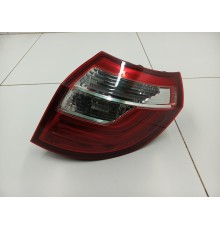 Фонарь задний правый рест.