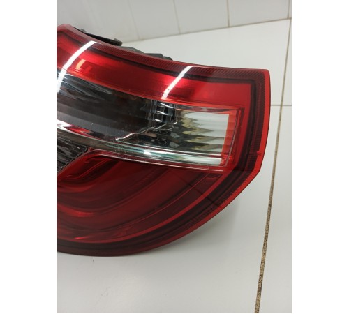 Фонарь задний правый рест.