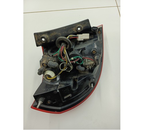 Фонарь задний правый рест.