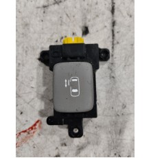 Кнопка открывания правой сдвижной двери