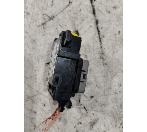 Кнопка открывания правой сдвижной двери