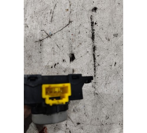 Кнопка открывания правой сдвижной двери