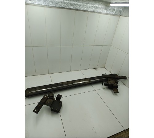 Подножка порога выдвижная левая в сборе с моторчиком