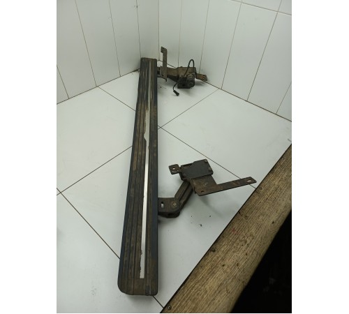 Подножка порога выдвижная левая в сборе с моторчиком