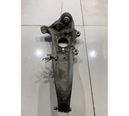 Кулак поворотный(передний левый)