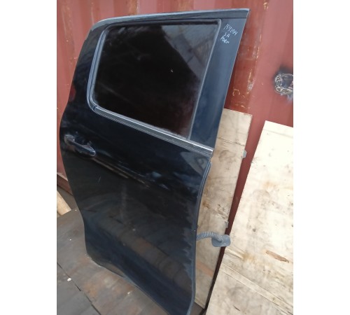 Дверь задняя правая в сборе