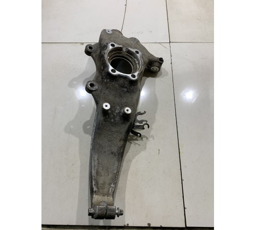 Кулак поворотный(передний левый)