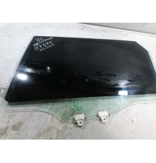 стекло заднее левое