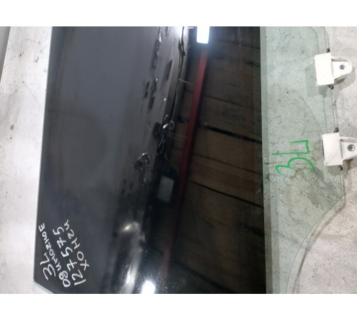 стекло заднее левое