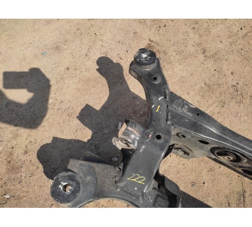 Балка задняя (подрамник)