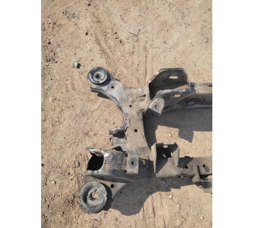 Балка задняя (подрамник)