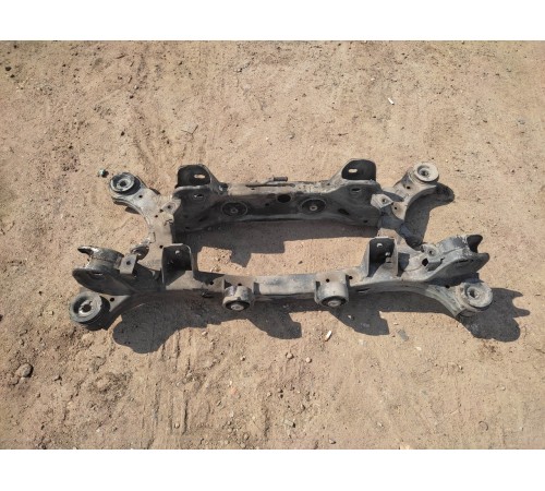 Балка задняя (подрамник)