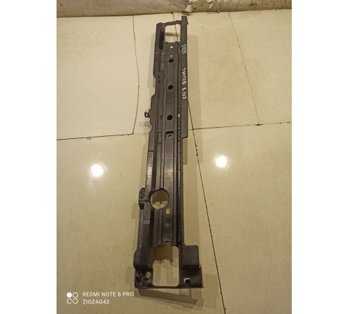 Кронштейн пола багажника