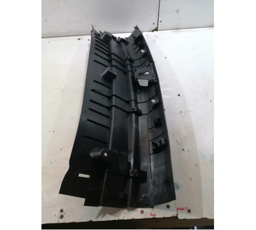 Накладка задней панели багажника