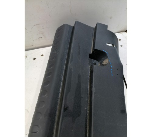 Накладка задней панели багажника