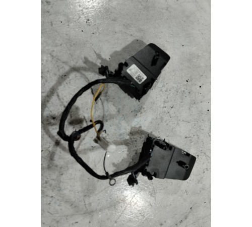 Кнопки руля многофункциональные