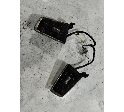 Кнопки руля многофункциональные