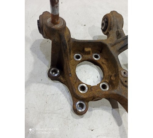 Кулак поворотный(задний правый)