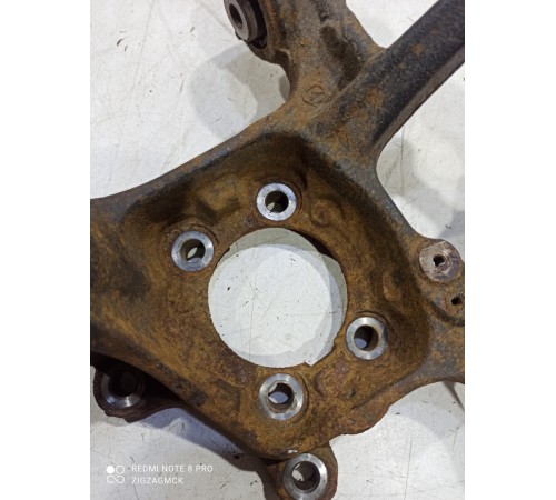 Кулак поворотный(задний правый)