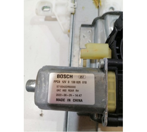 Стеклоподъёмник задний правый