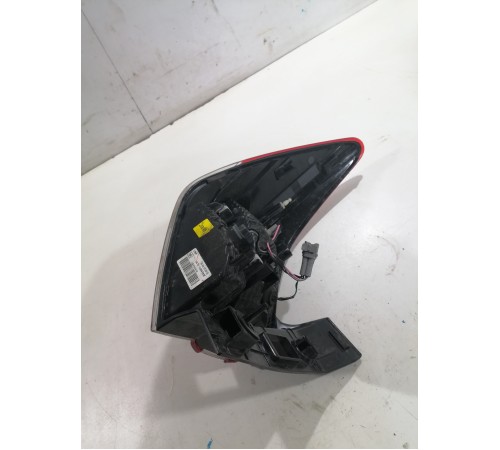 Фонарь задний правый наружный