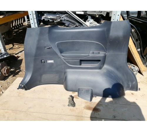 Обшивка багажника левая