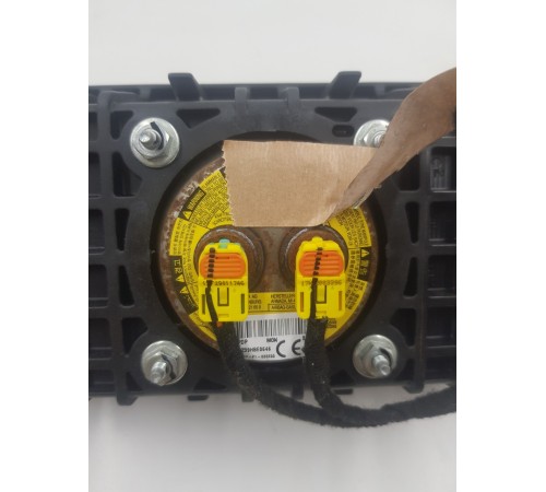 Подушка безопасности переднего пассажира