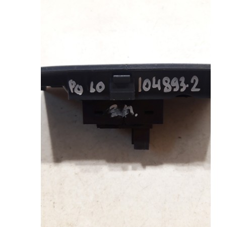 Кнопка стеклоподъемника (задняя правая)