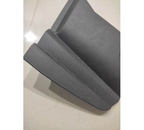 Крышка передней консоли(правая)