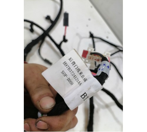 Электропроводка крышки багажника