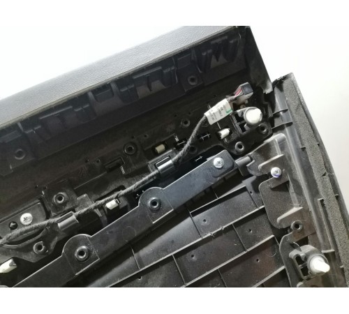 Обшивка двери передняя левая