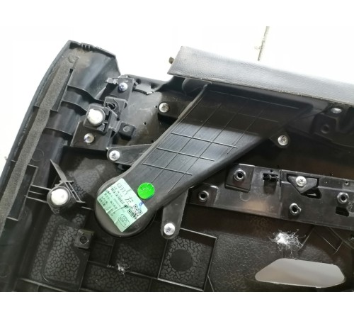 Обшивка двери передняя левая