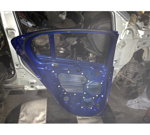 Дверь (задняя, левая)