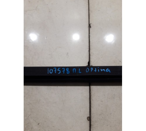 Уплотнитель стекла (передний левый внутренний)