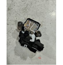 Замок крышки багажника