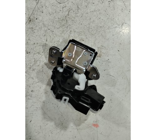 Замок крышки багажника