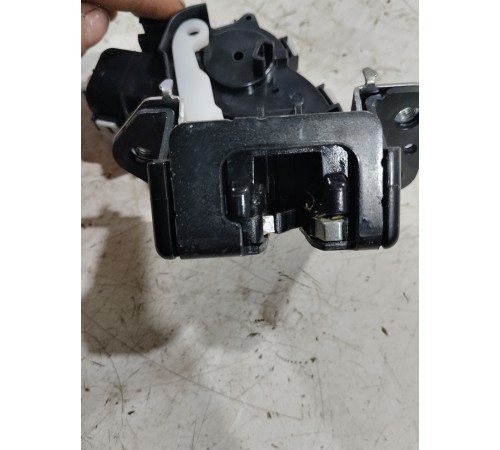 Замок крышки багажника