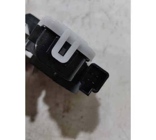 Замок крышки багажника