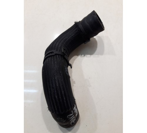 Патрубок системы охлаждения