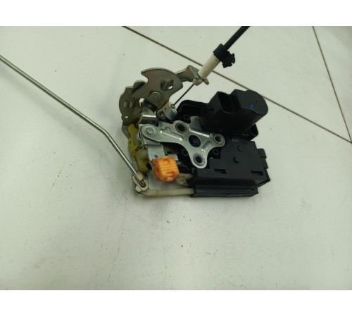 Замок двери передний левый