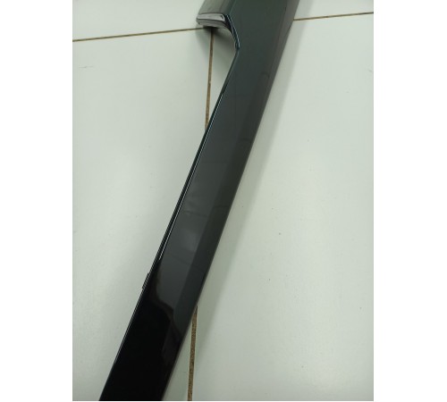 Накладка обшивки двери декоративная передняя левая 