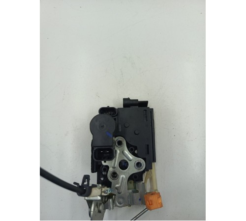 Замок двери передний левый