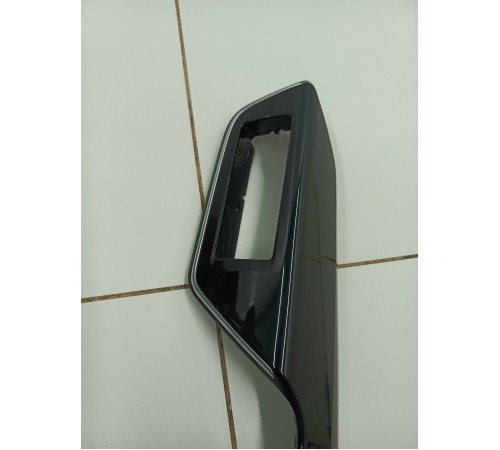 Накладка обшивки двери декоративная передняя левая 