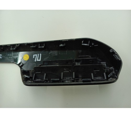 Накладка обшивки двери декоративная передняя левая 