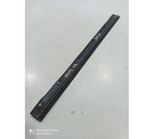 Уплотнитель двери задний правый нижний